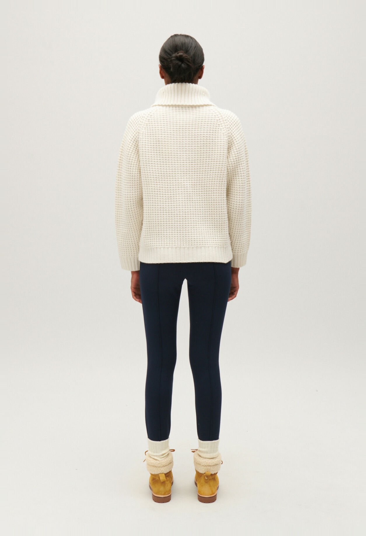 Two-tone knitted jumper zipped rollneck