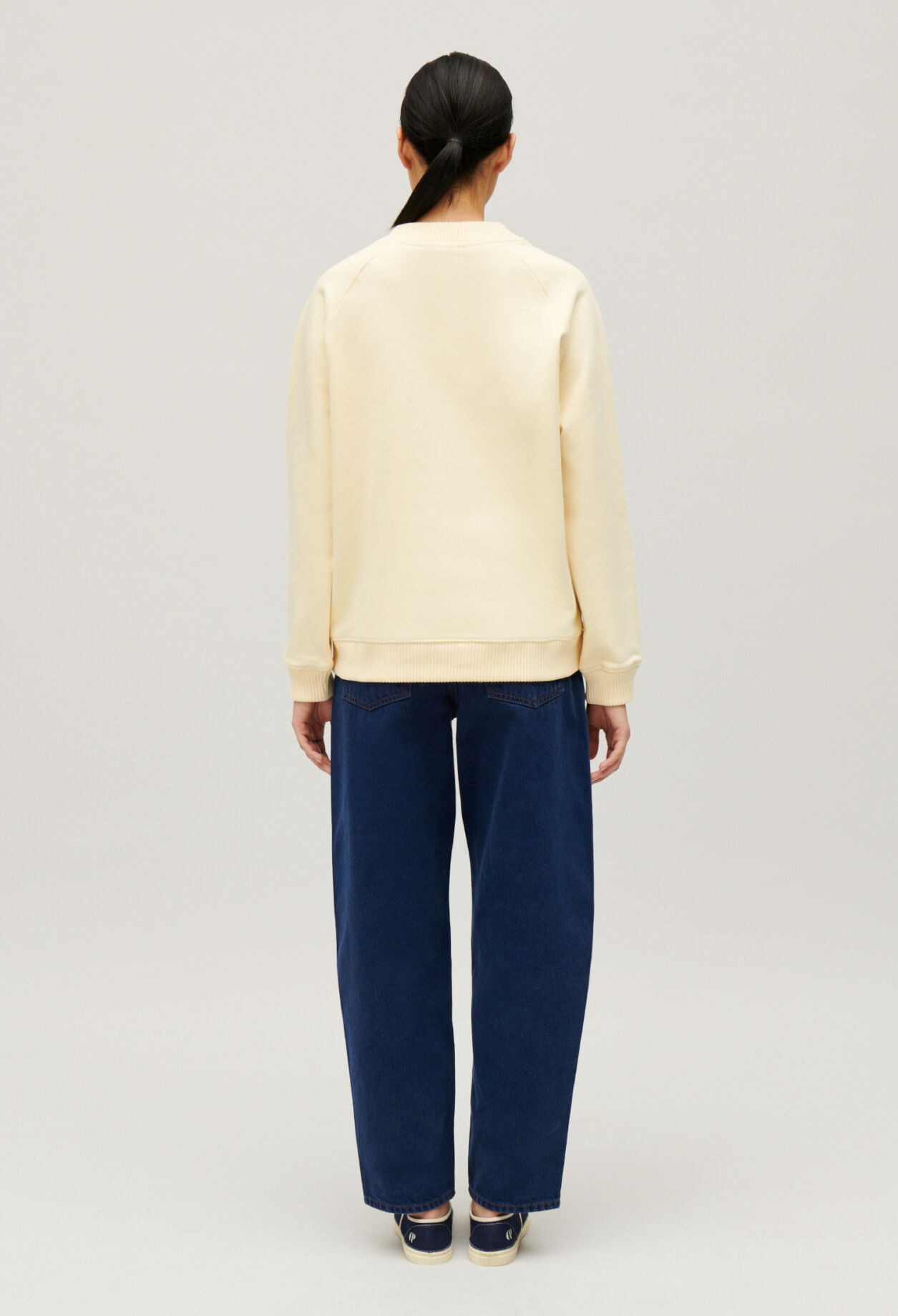 Button sweatshirt