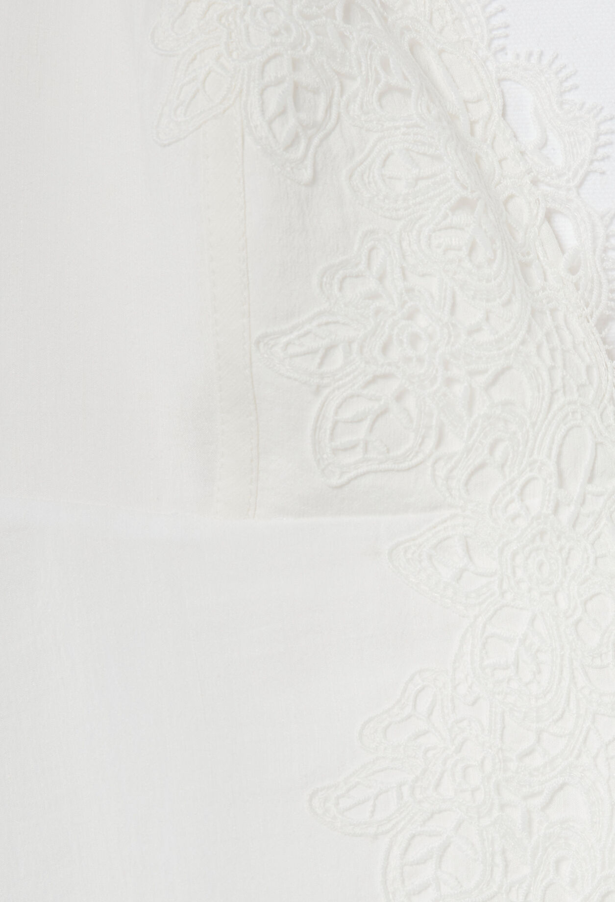 Short lace dress