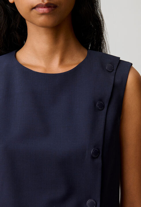 Fitted sleeveless top