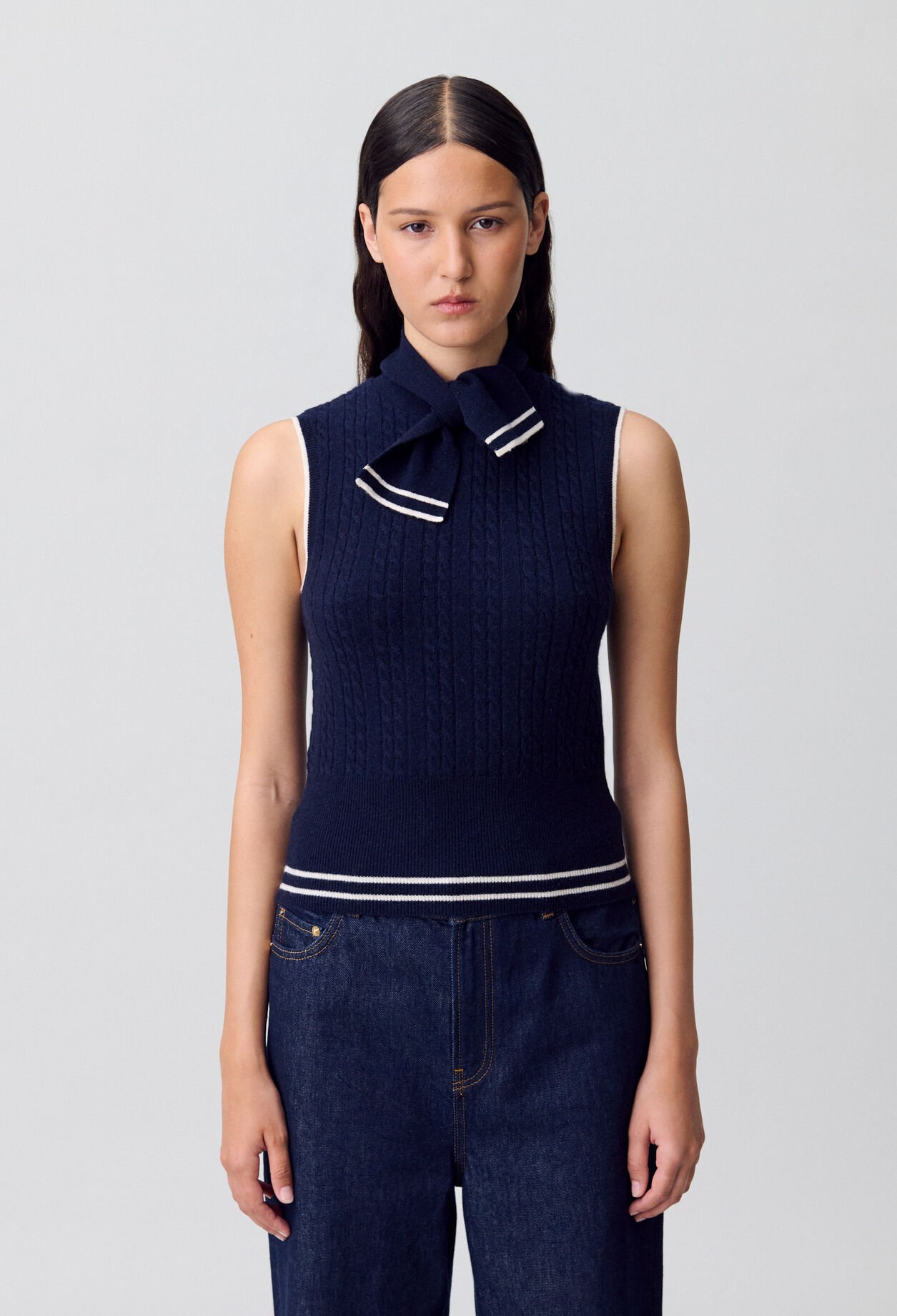 Sleeveless jumper
