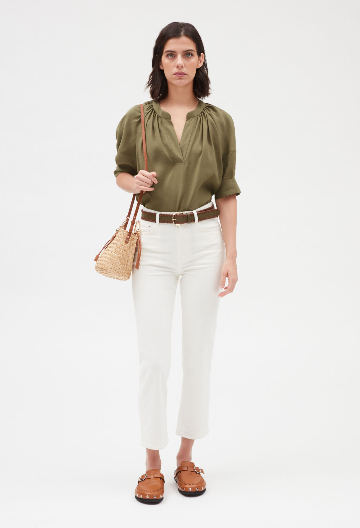 Short-sleeved blouse