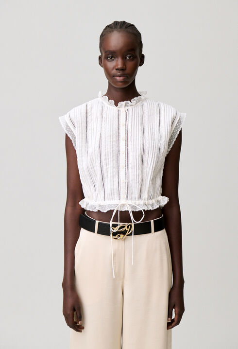 Sleeveless short shirt