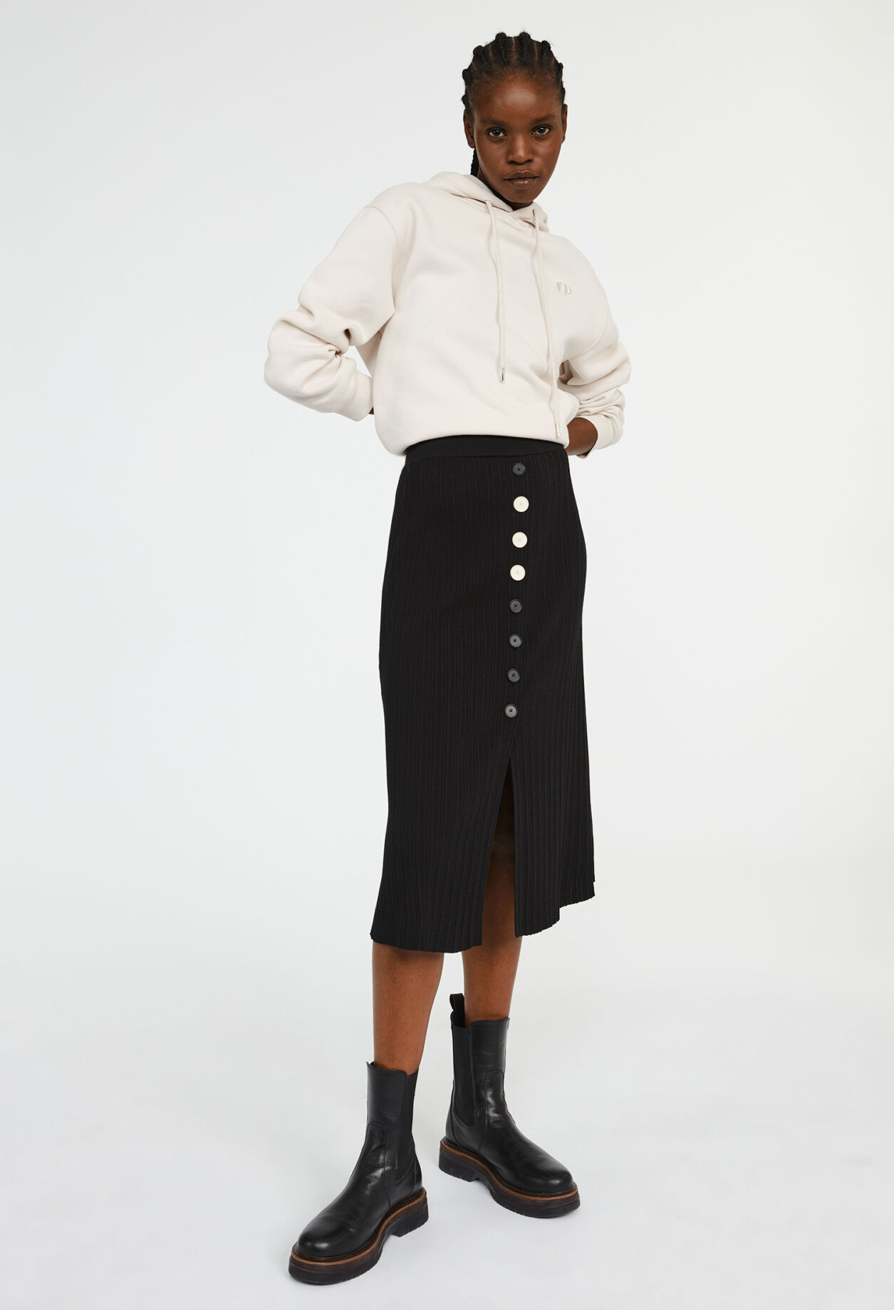 Long knitted skirt