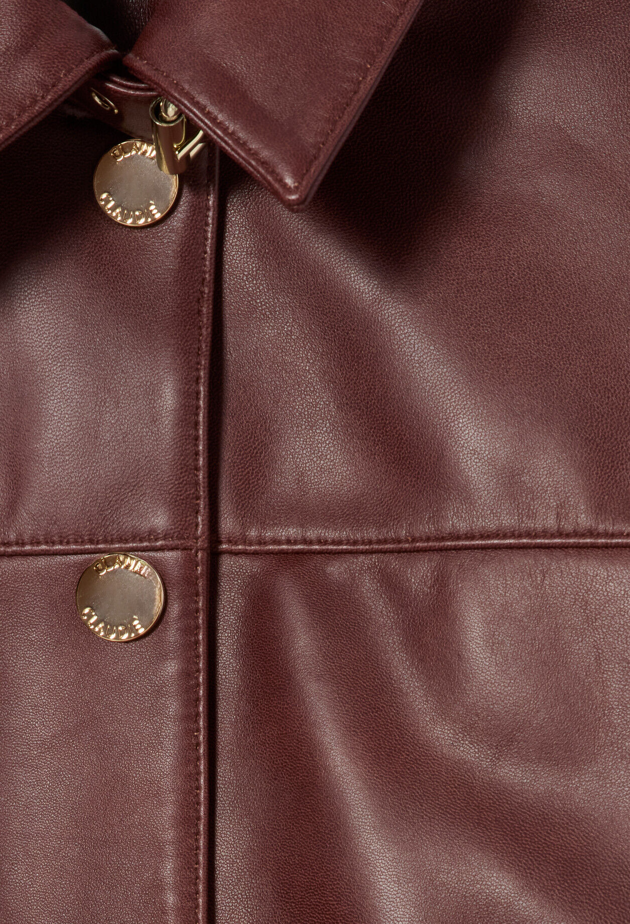 Short leather jacket