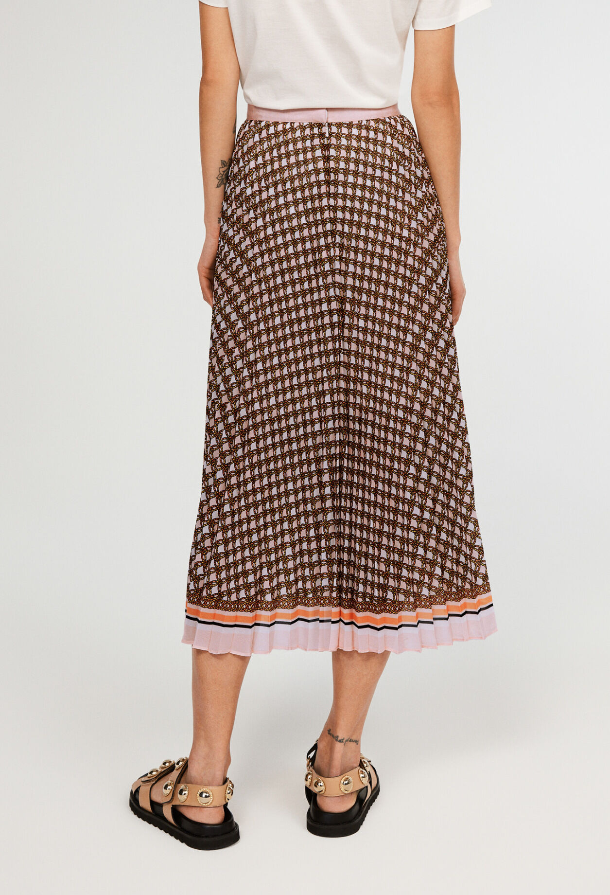 Long pleated skirt