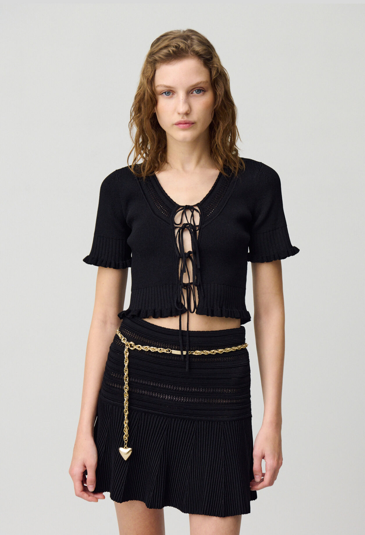 Fine knit top with bows