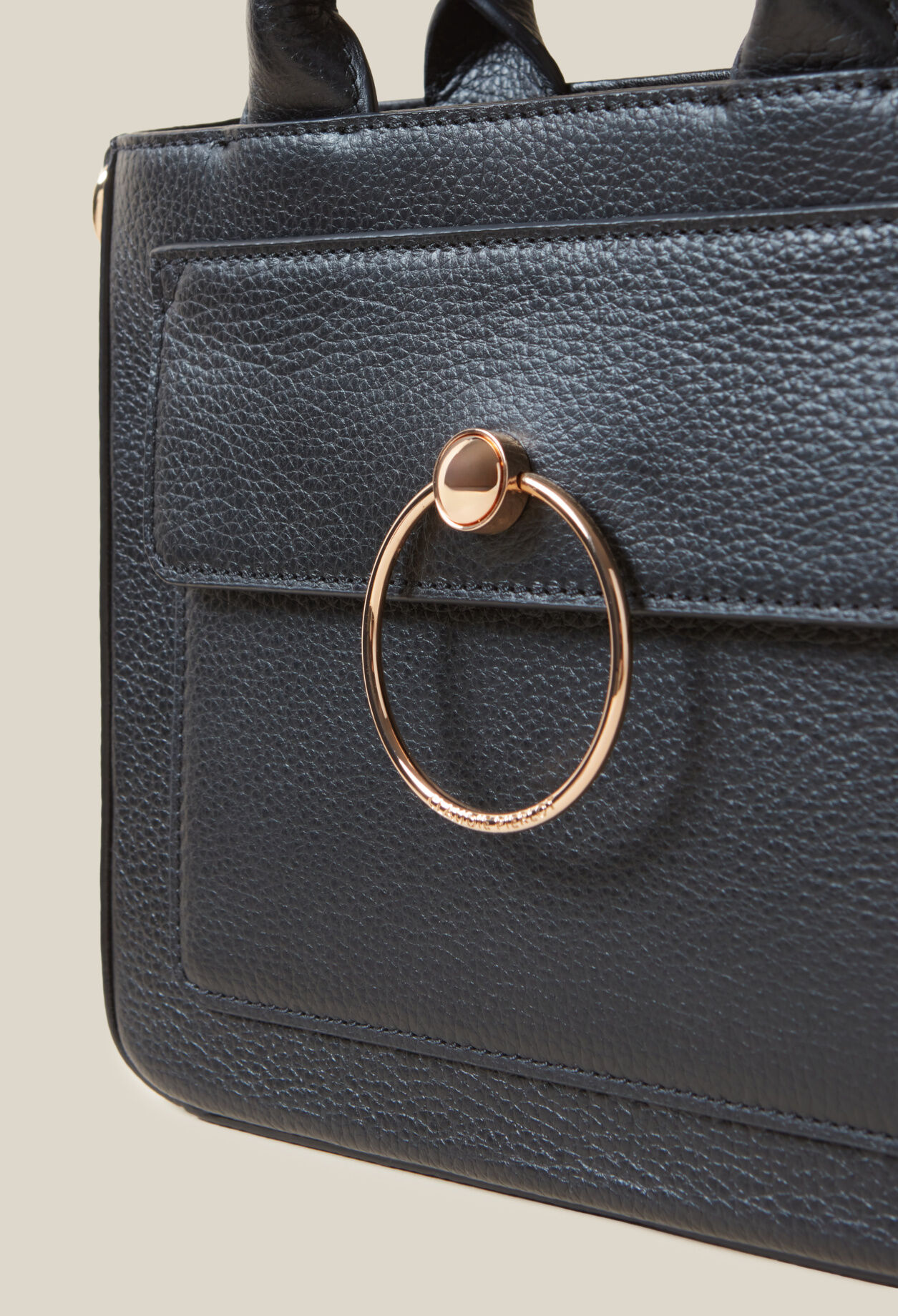 Anouck Grained Leather Bag