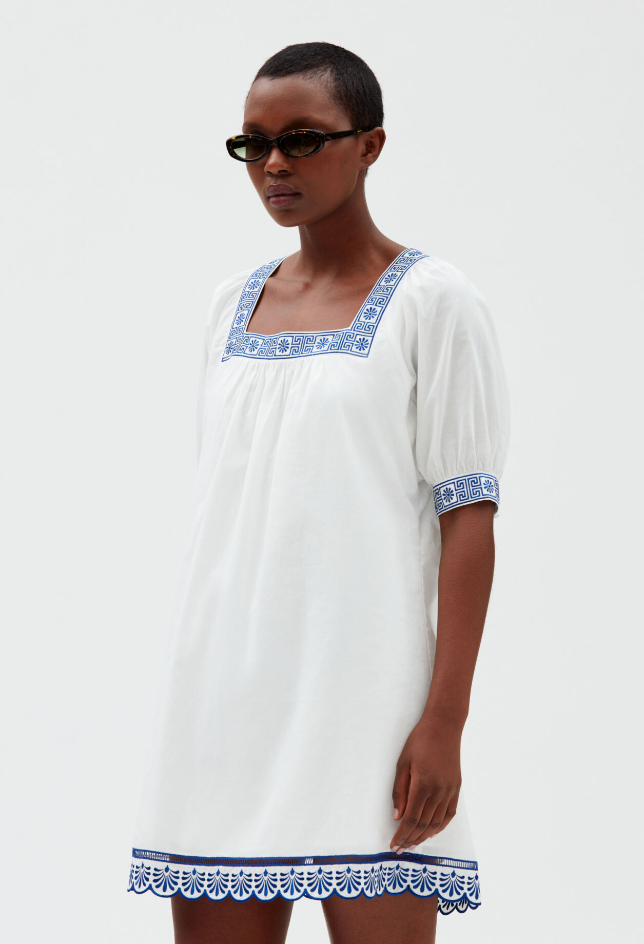 Short ecru dress