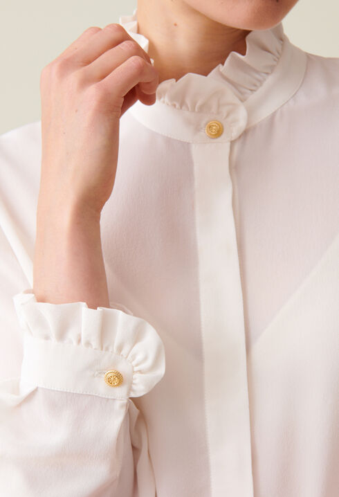 White shirt with wavy collar 