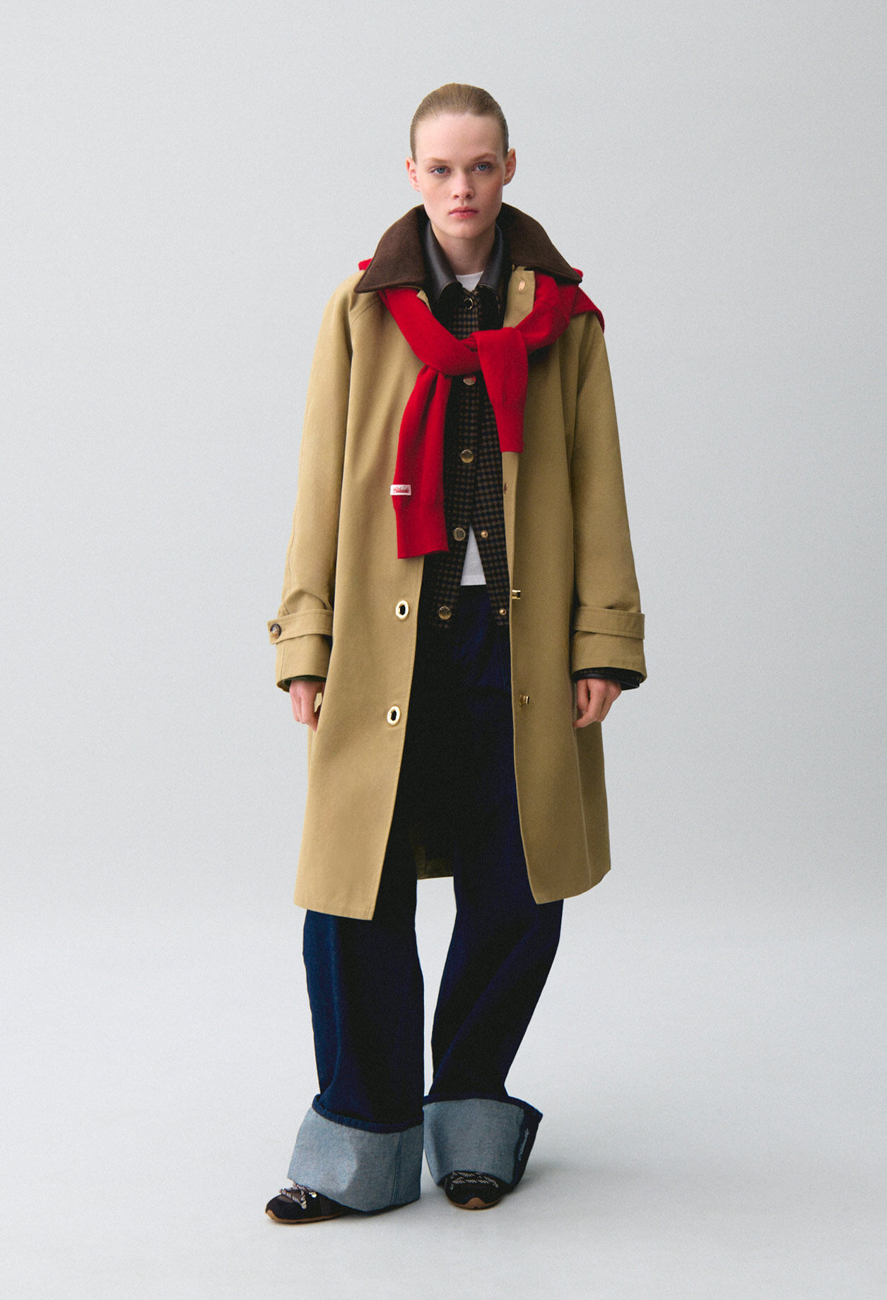 Removable velvet collar trench