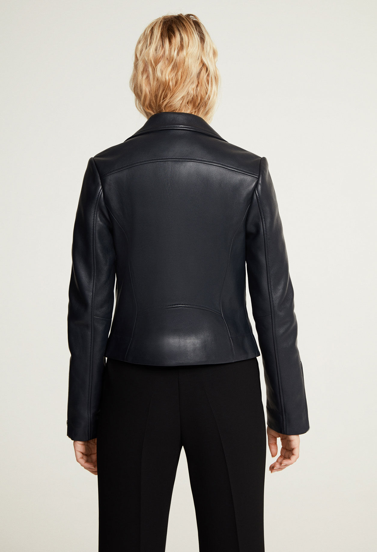 Zipped leather jacket