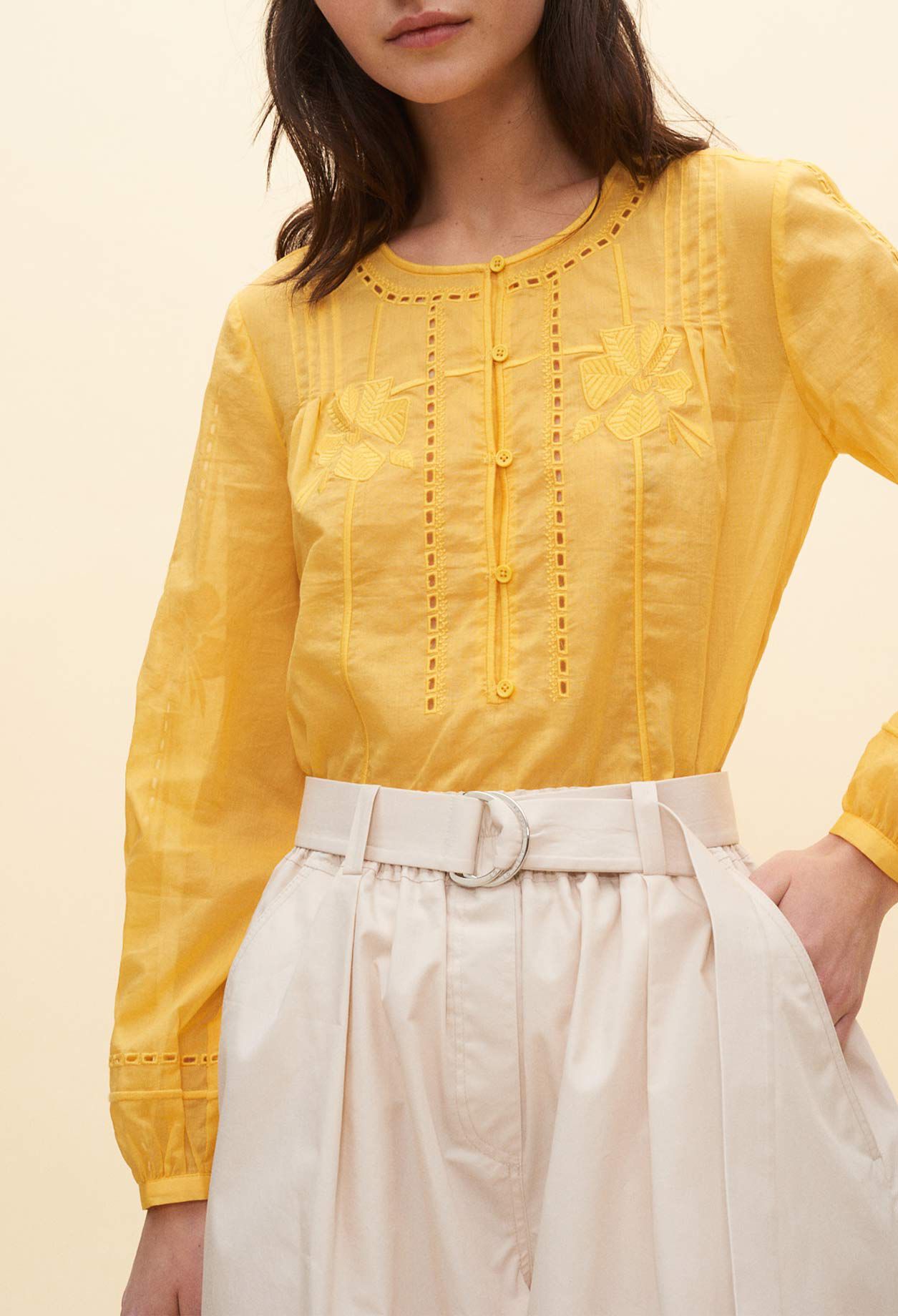 Bodice with English embroidery
