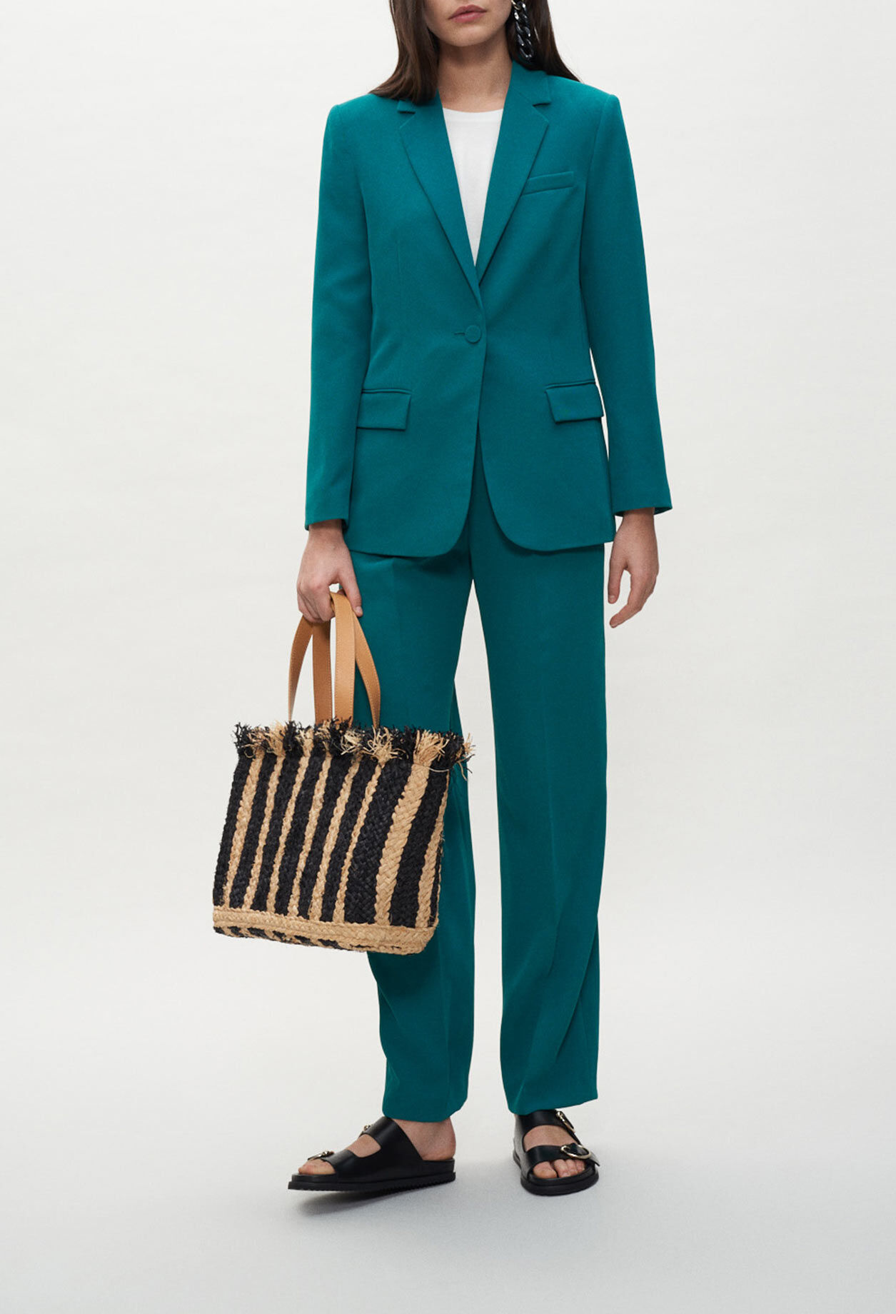 Tailored jacket with pockets