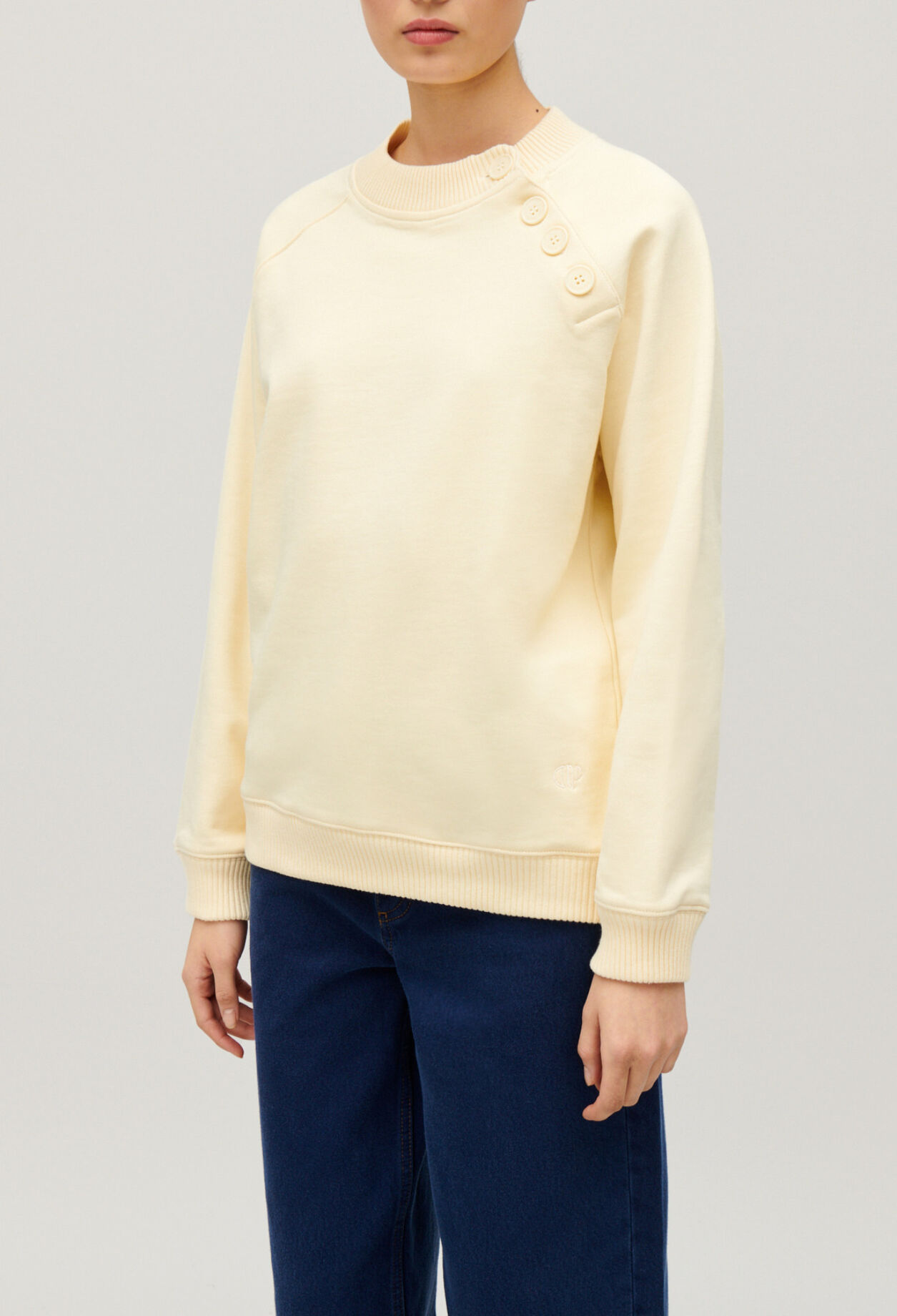Button sweatshirt