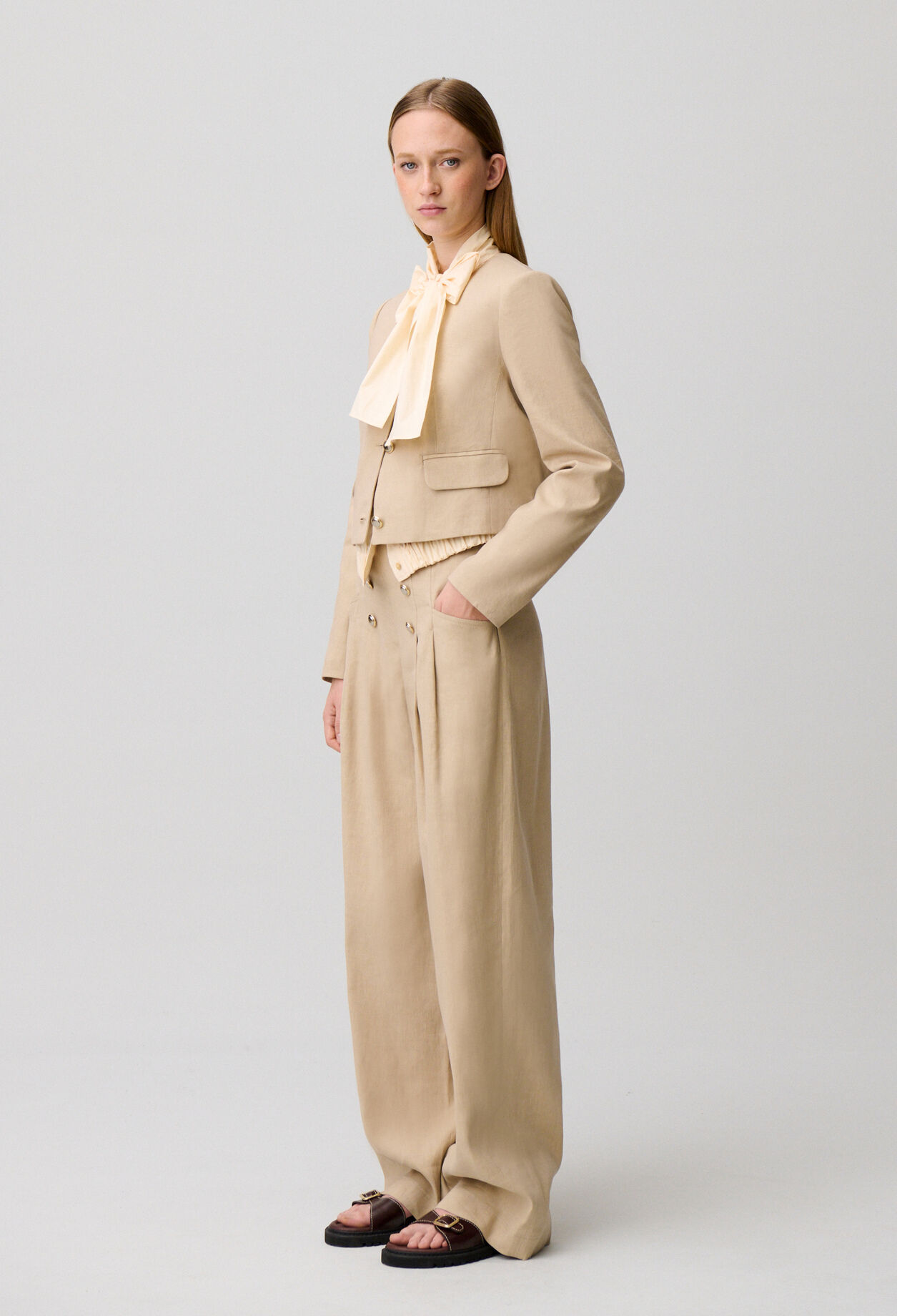 Short tailored jacket