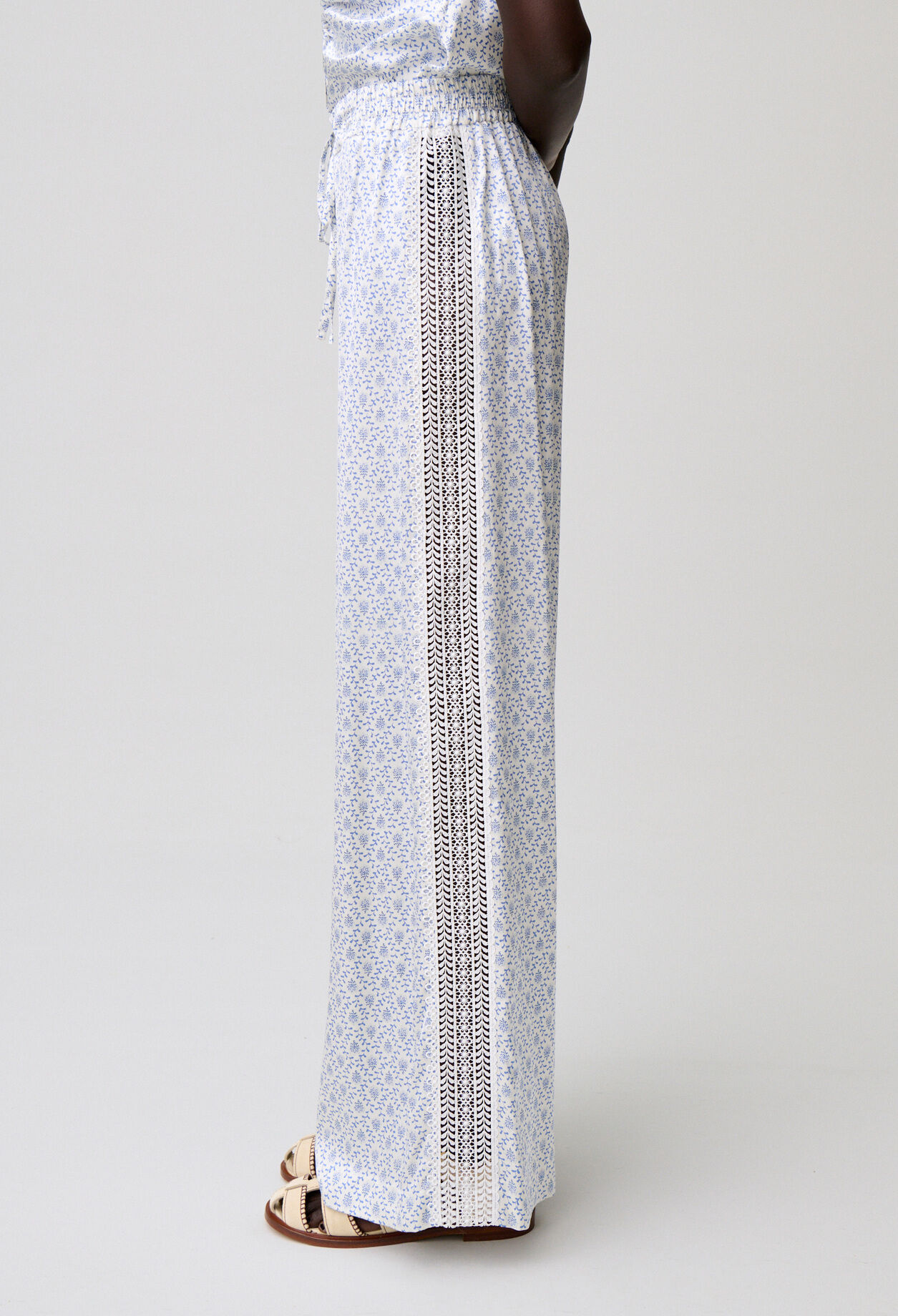 Elasticated-Waist Flowy Trousers