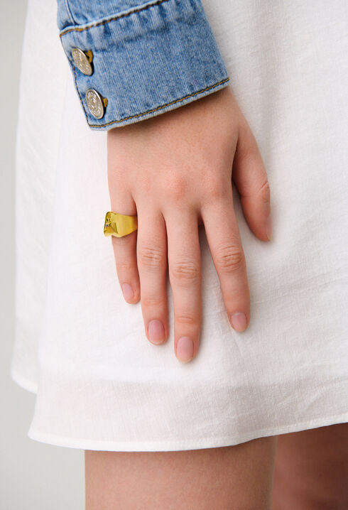 Hammered heart signet ring