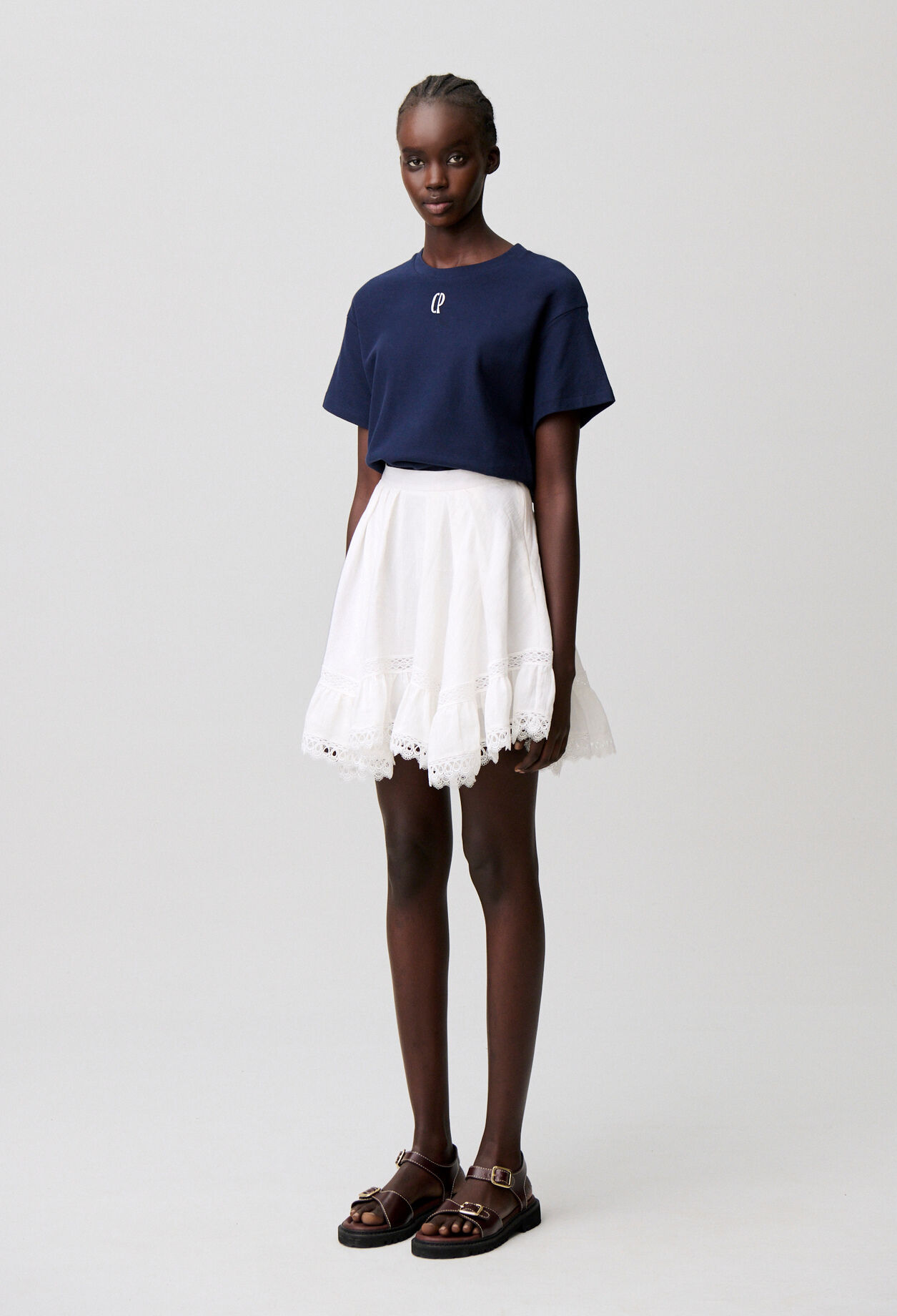 Short lace skirt