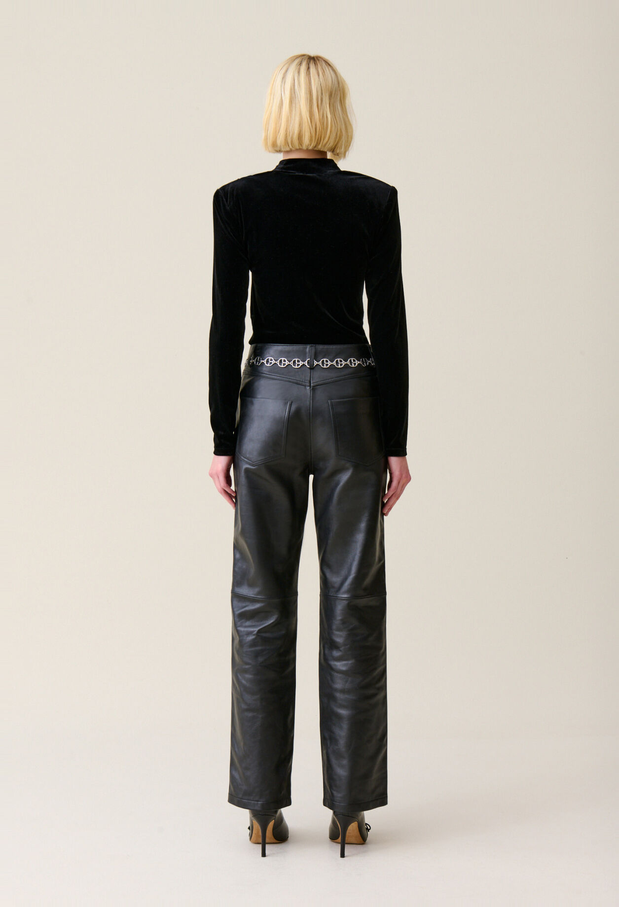 Fitted black velvet top