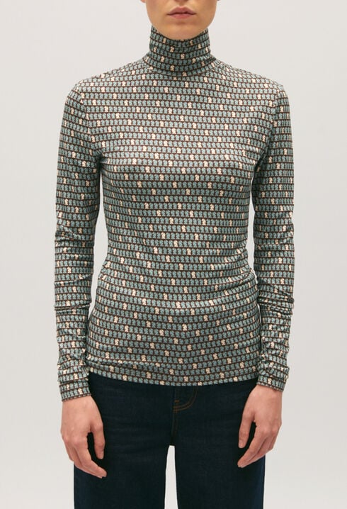 Long-sleeved patterned T-shirt