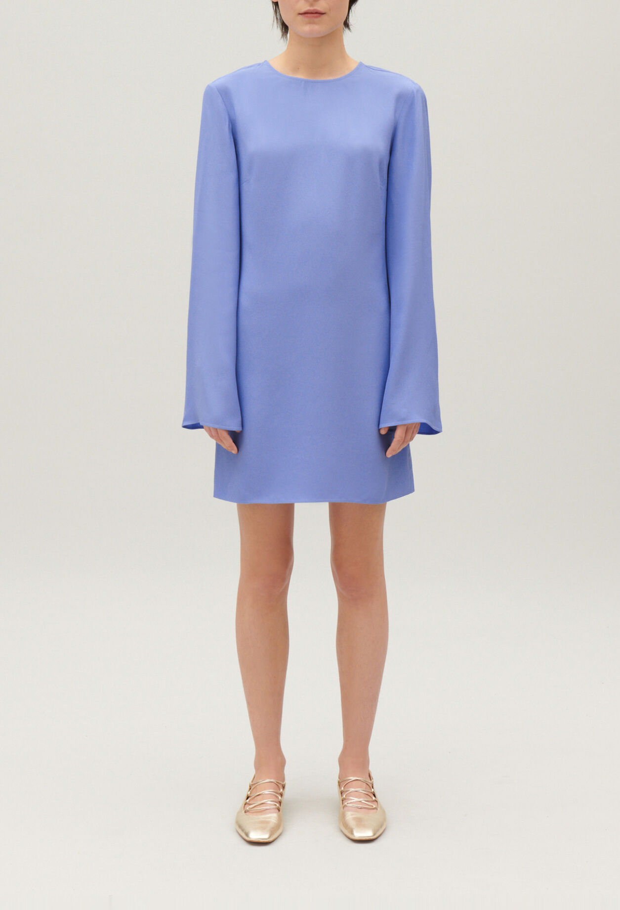 Short lavender dress with open back