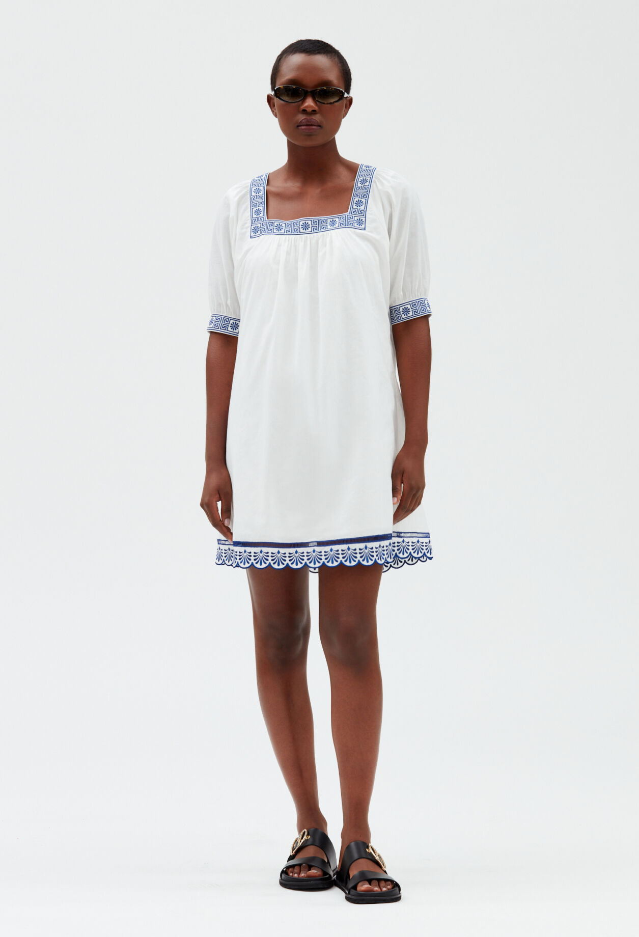Short ecru dress