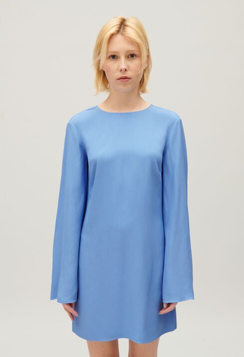 Short lavender dress with open back