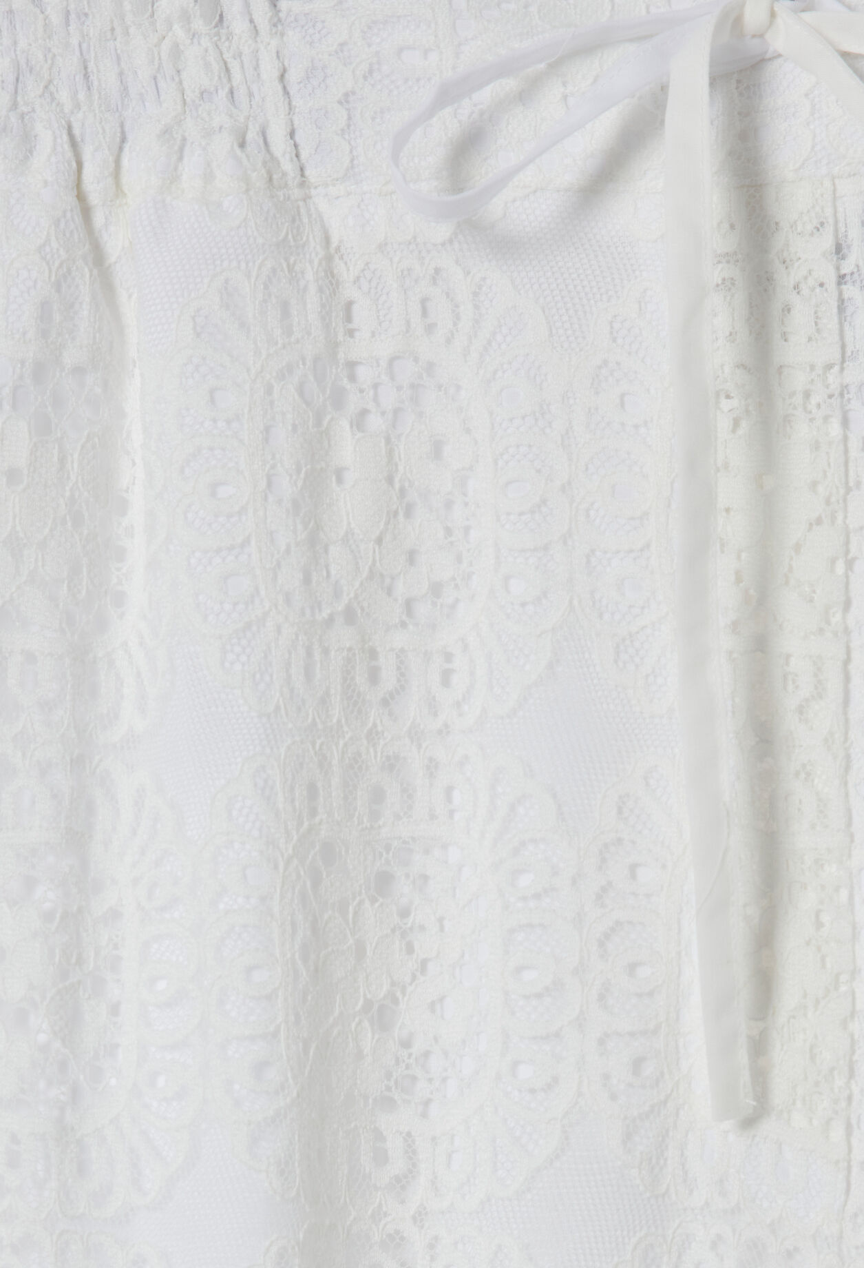Flowy trousers with lace