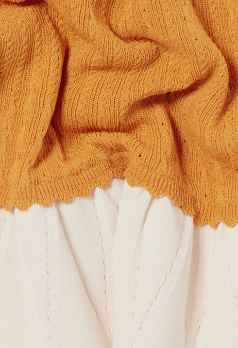 Round neck knit top