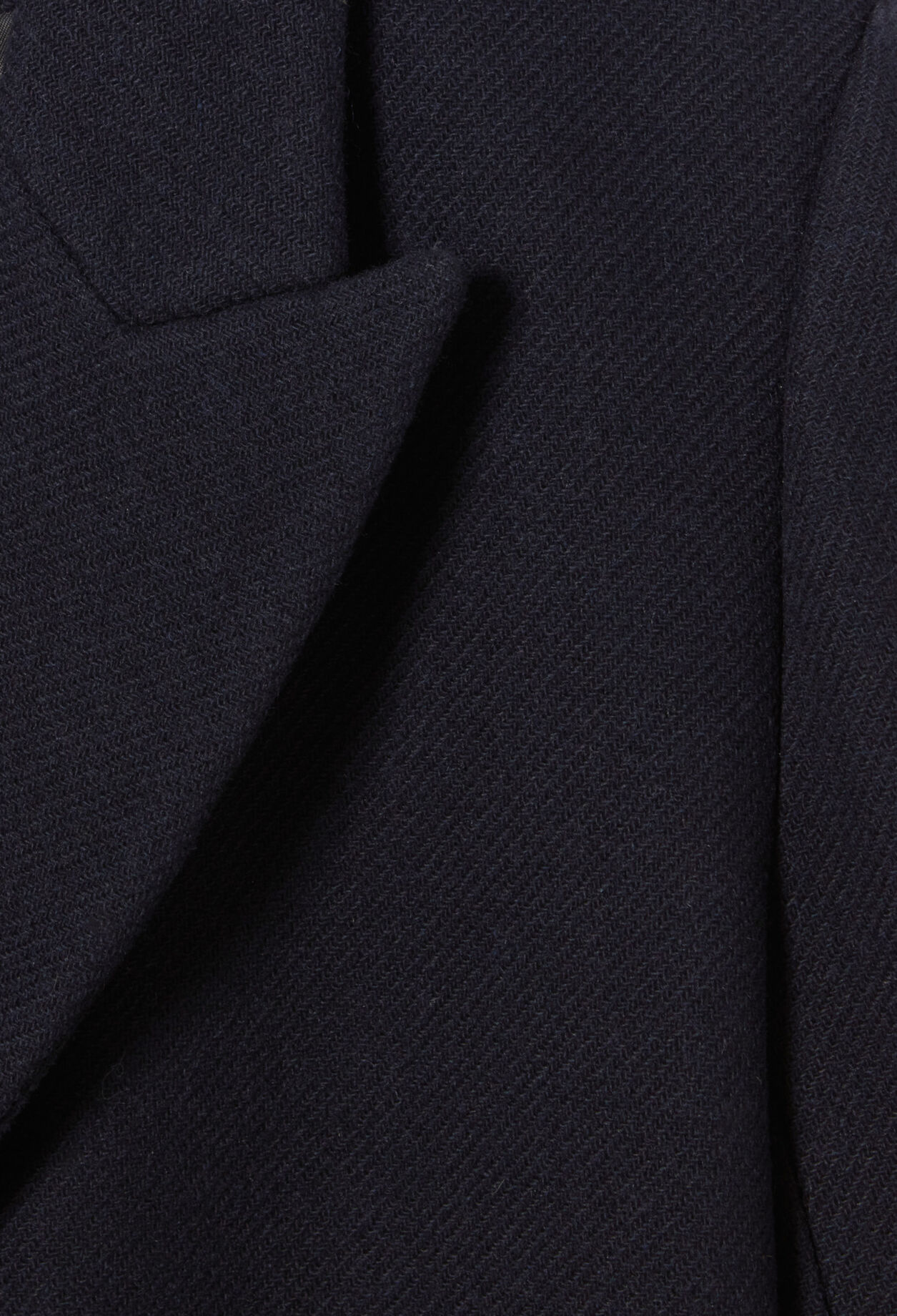 Mid-length straight coat
