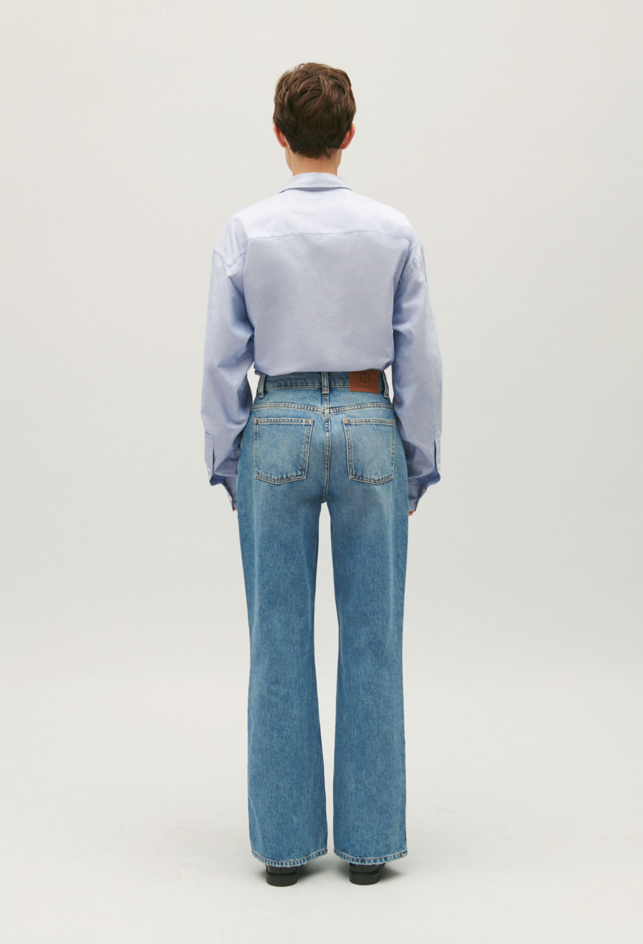 Blue straight-leg jeans