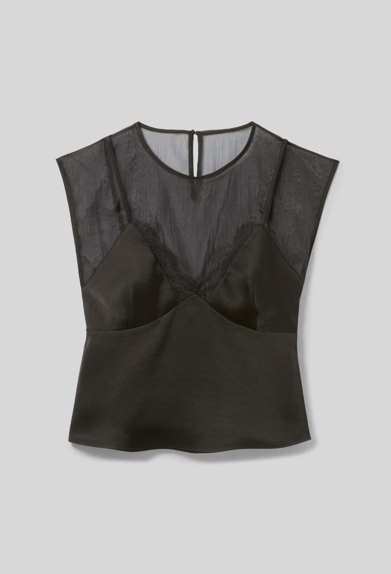 Fluid top with lace details