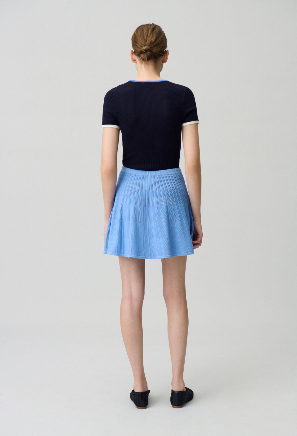Short knit skirt