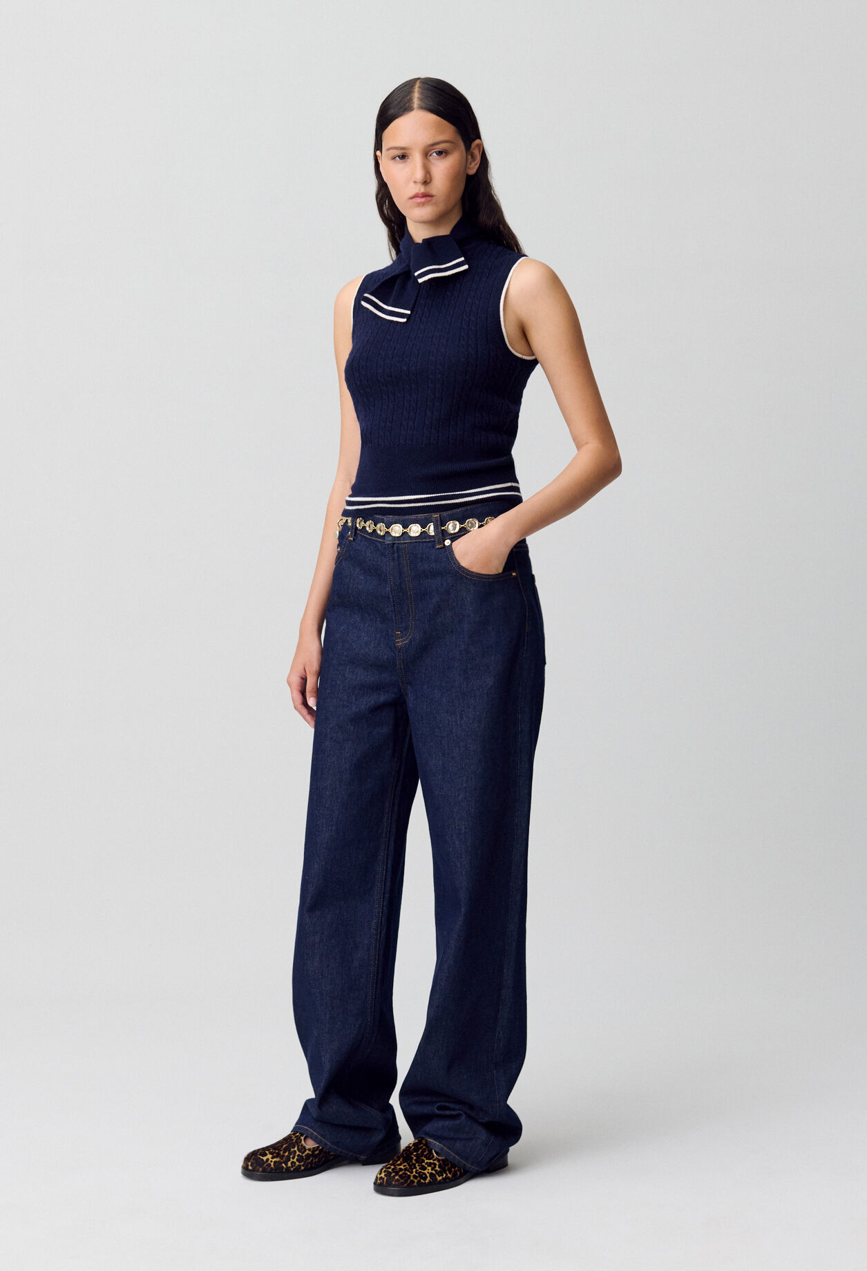 Sleeveless jumper