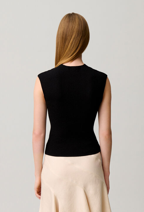Sleeveless knit top
