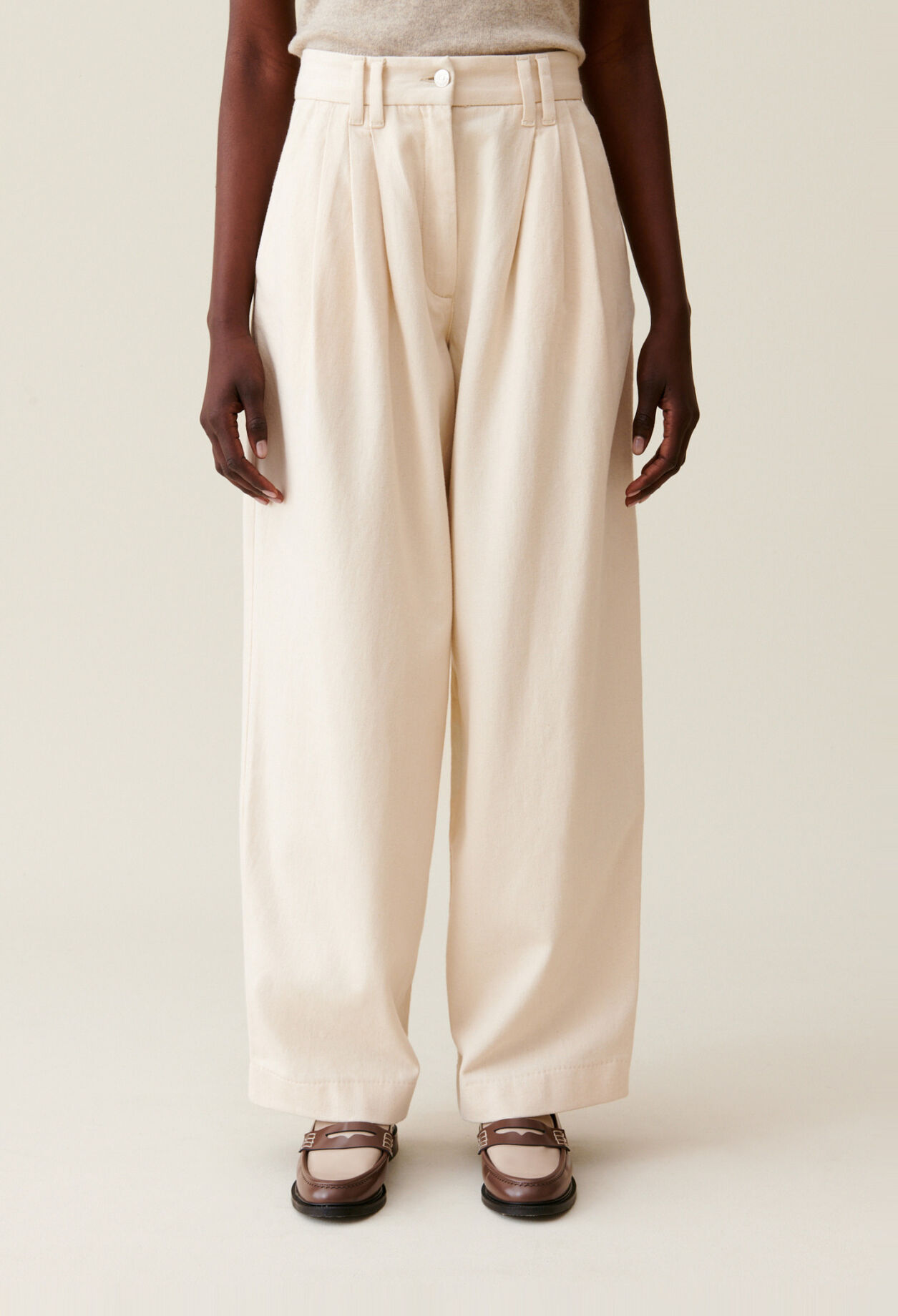 Wide pleated denim trousers