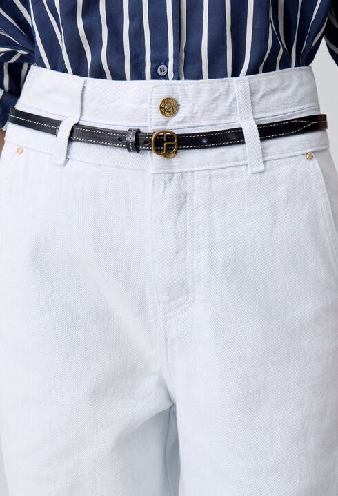 Contrasting leather belt
