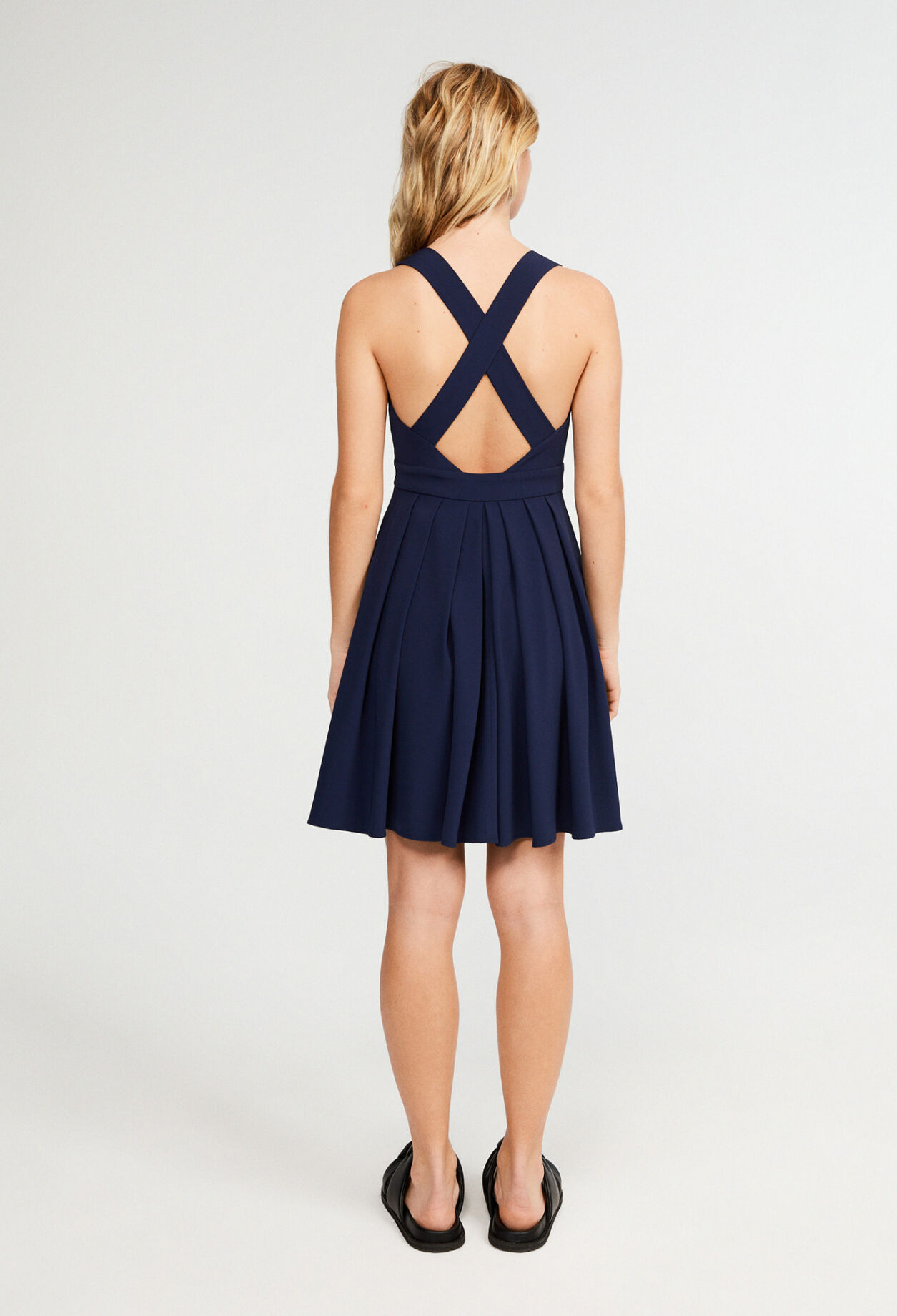 Short sleeveless dress