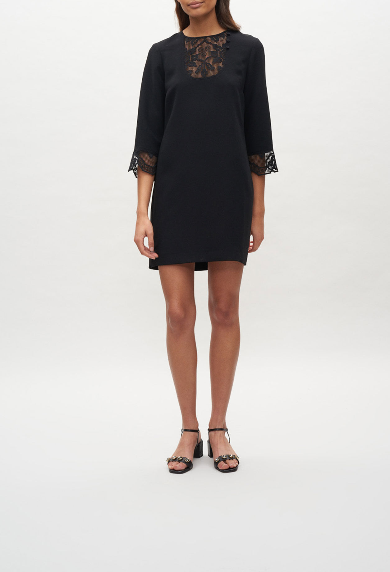 Dress with lace finishes