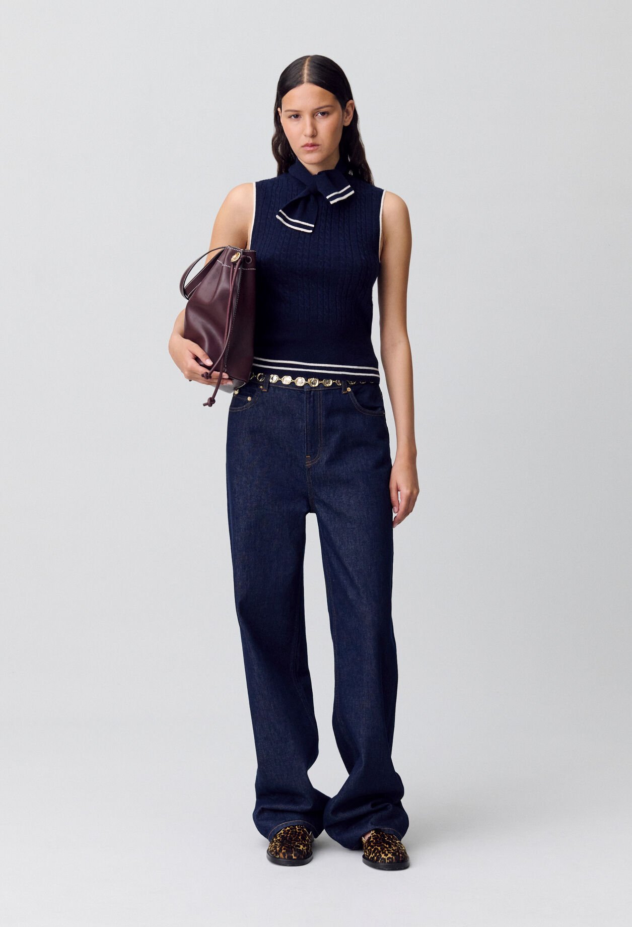 Sleeveless jumper