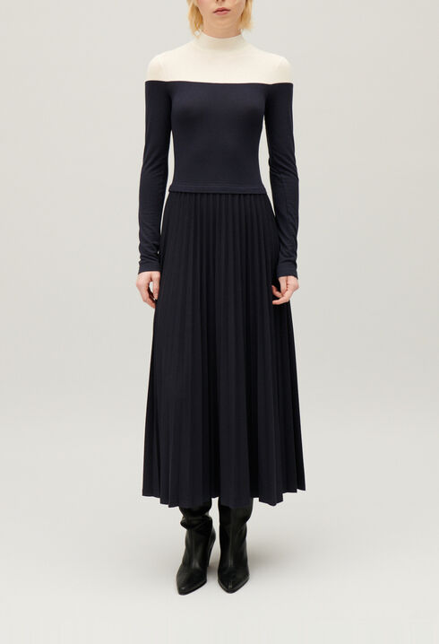 Twist three-tone pleated maxi dress