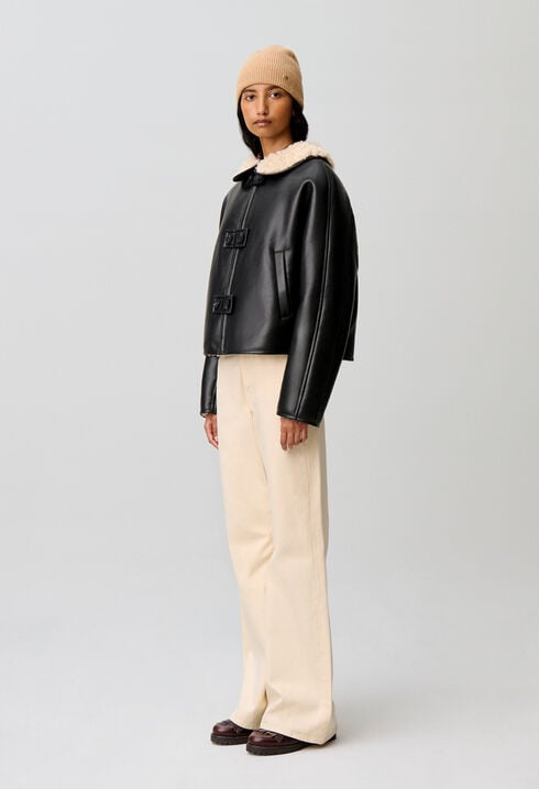 Short wide-cut coat