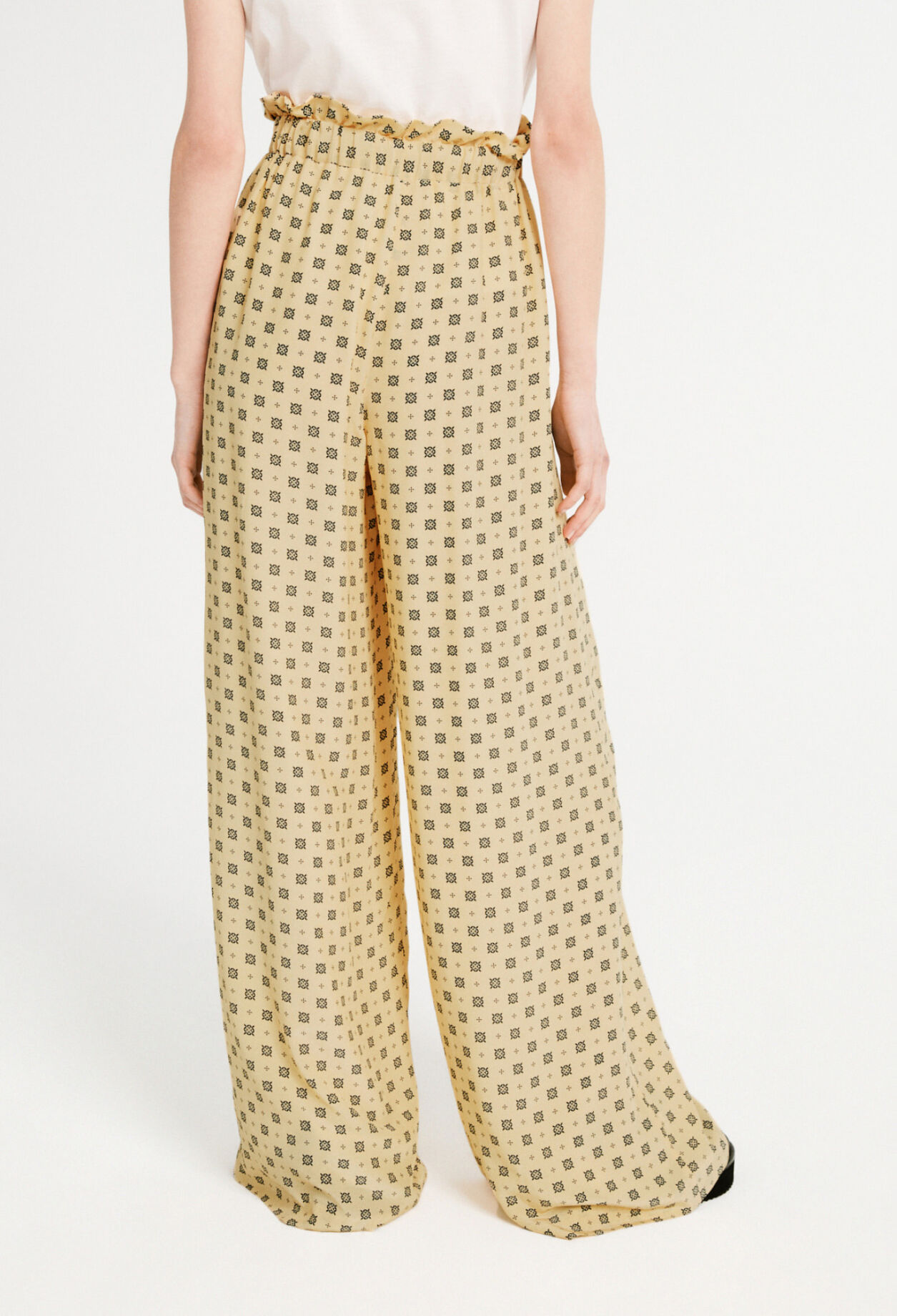 Fluid pants