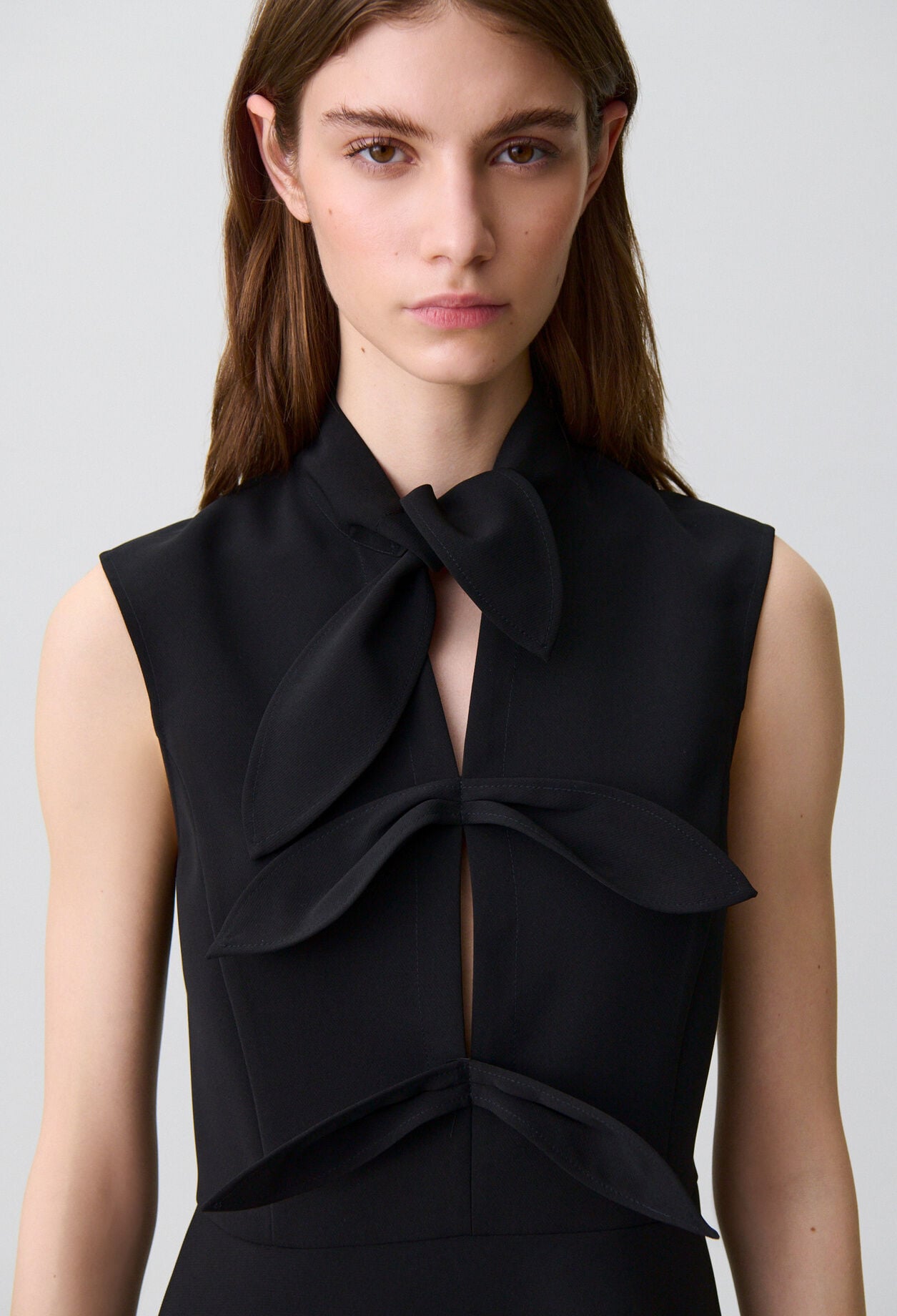 Short tie-neck dress