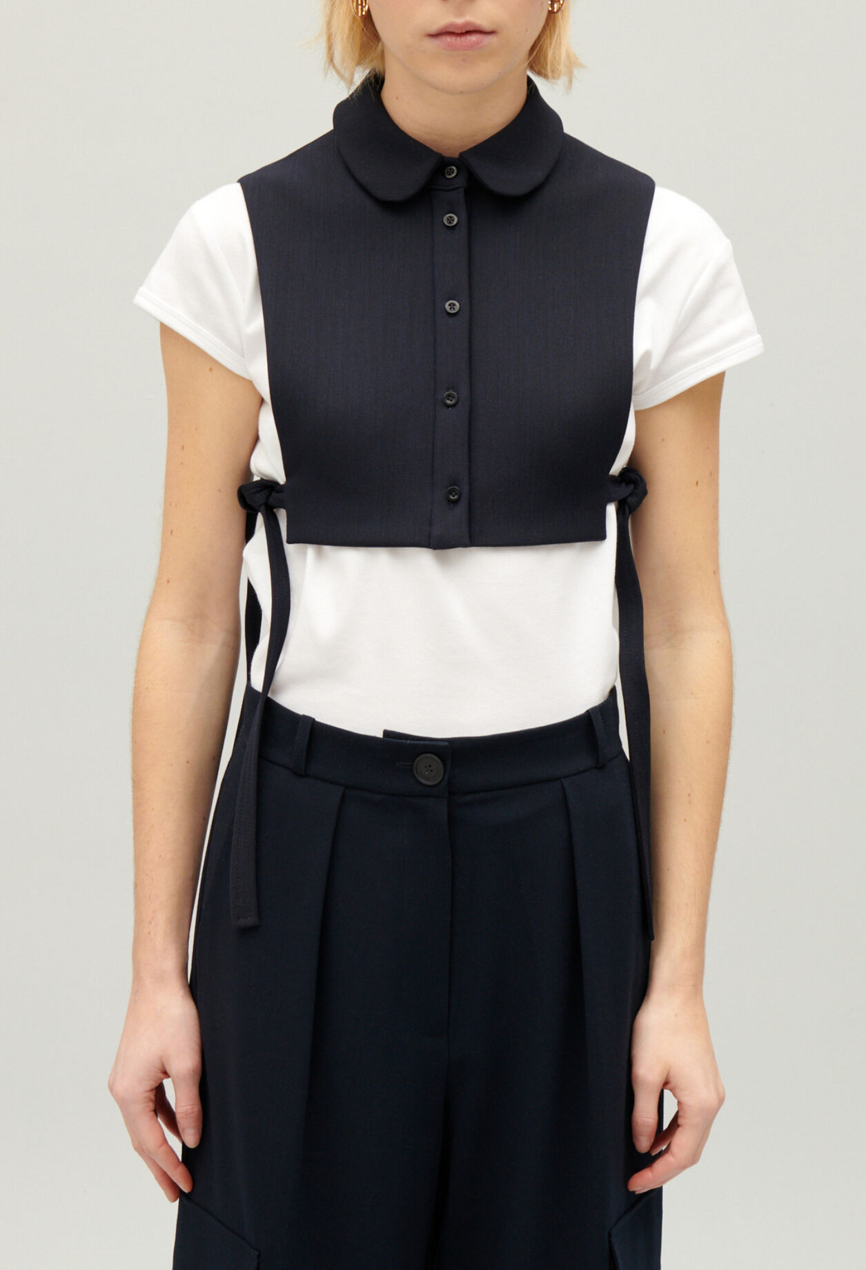 Navy knitted removable collar