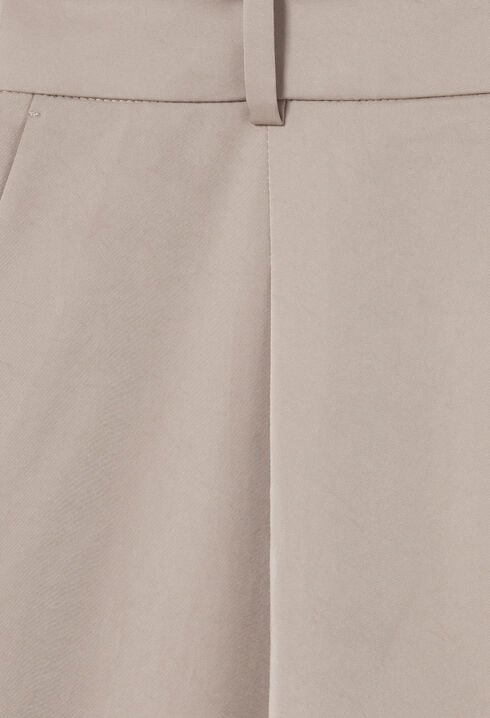 Pleated Bermuda Shorts