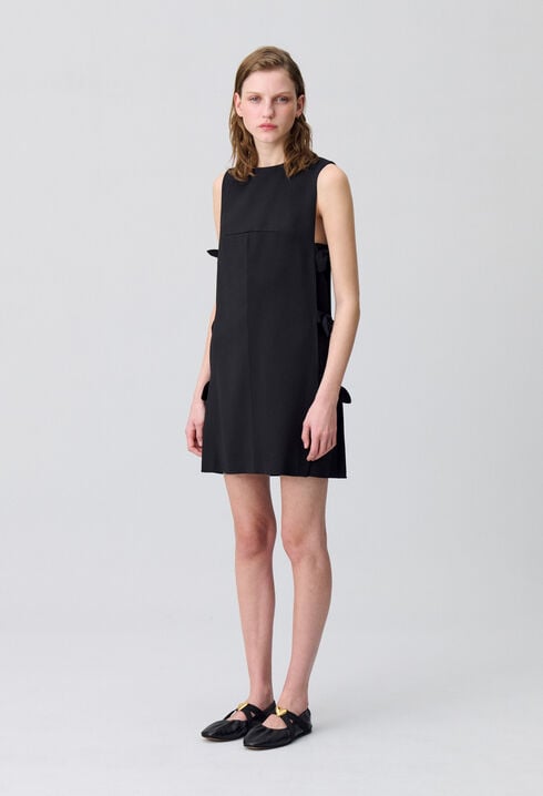 Short dress with bows