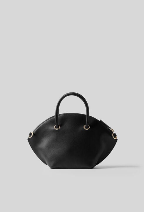 Smooth leather bag with gold rings