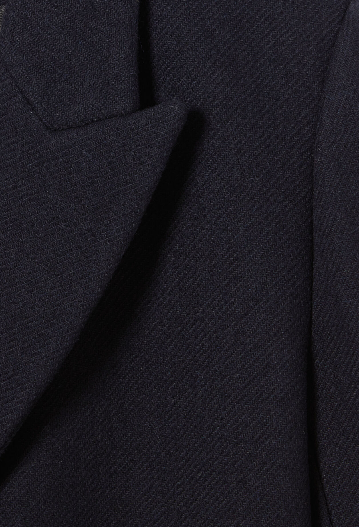 Mid-length straight coat